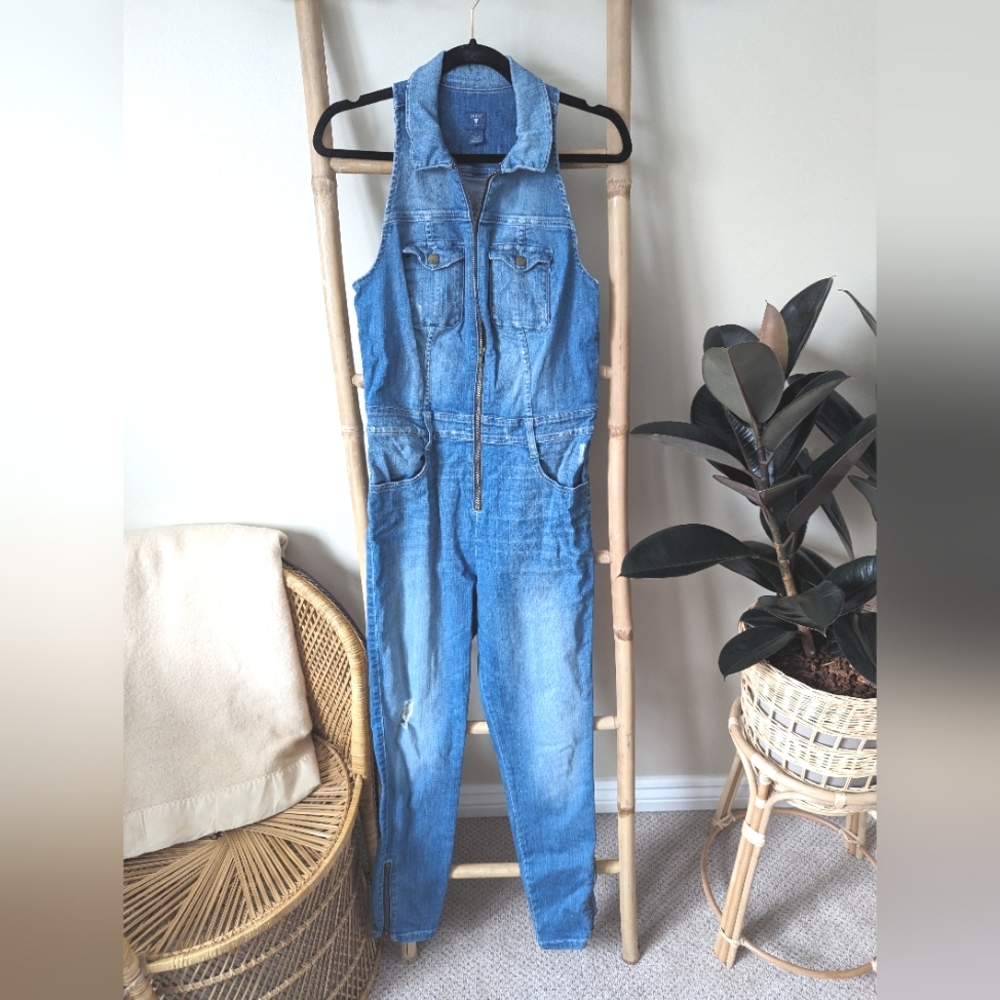 90s/Y2K style Guess Denim Jumpsuit
